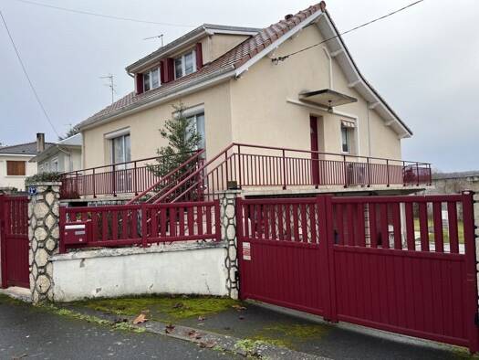 Maison de plain-pied à vendre 128 744 € 5 pièces 3 chambres 96 m² 424 m² de terrain Argenton-sur-Creuse 36200