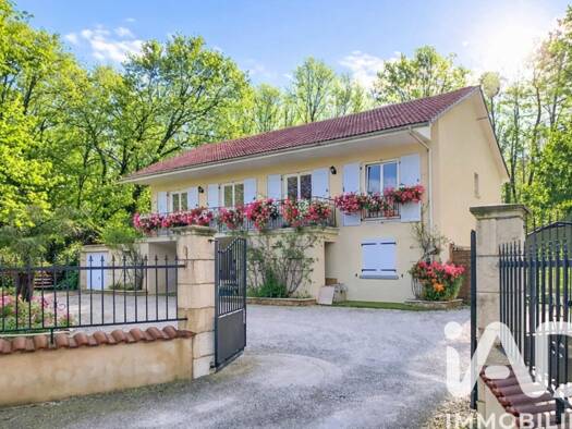 Maison à vendre 420 000 € 7 pièces 6 chambres 197 m² 2 122 m² de terrain Marquay 24620