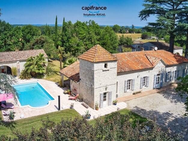 Maison à vendre 1 090 000 € 14 pièces 8 chambres 210 m² 16 000 m² de terrain Agen 47000