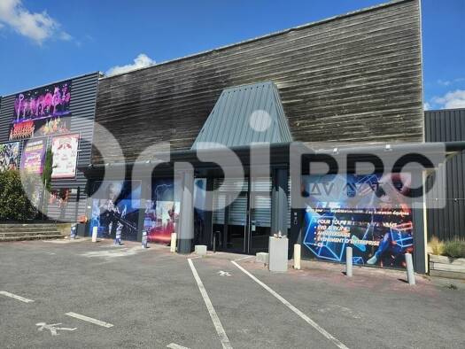 Local commercial à louer 3 571 € 975 m² de surface de vente Tinqueux 51430