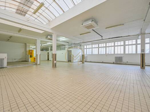 Entrepôt à vendre 3 200 000 € 432 m² d'espace de stockage Chateau d'Eau-Lancry Paris 10ème 75010