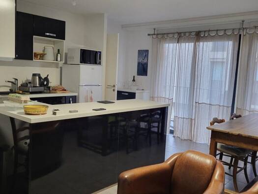 Appartement à louer 780 € 2 pièces 1 chambre 44,9 m² 1er étage Pertuis 84120