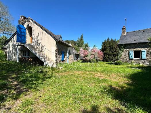 Maison à vendre 178 500 € 7 pièces 3 chambres 147 m² 38 769 m² de terrain St Georges le Gaultier 72130