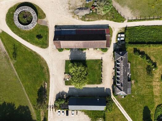 Ferme équestre à vendre 1 995 000 € 250 m² 90 000 m² de terrain Ardon 45160