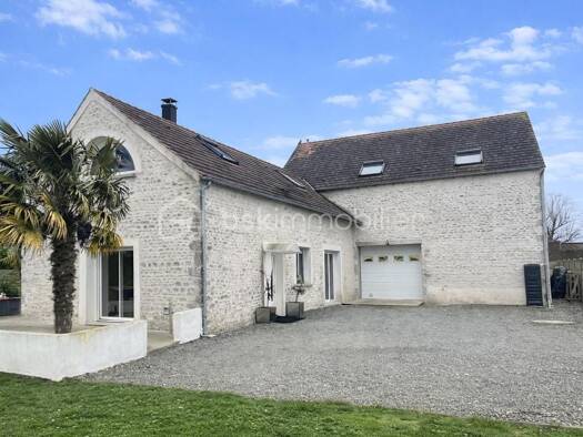Maison à vendre 370 000 € 7 pièces 5 chambres 260 m² 1 506 m² de terrain Bazoches-les-Hautes 28140