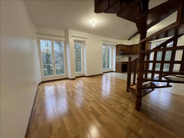 Duplex à louer 1 250 € 3 pièces 2 chambres 72 m² 3ème étage Lardy 91510