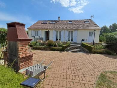 Maison de plain-pied à vendre 199 000 € 6 pièces 5 chambres 102 m² 2 518 m² de terrain La Suze-sur-Sarthe 72210
