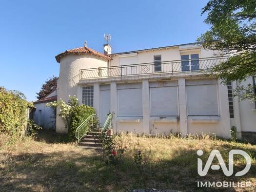 Maison à vendre 240 000 € 6 pièces 4 chambres 150 m² 1 163 m² de terrain Quartiers Est Sud Montaigu-Vendée 85600