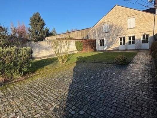 Maison à louer 1 850 € 4 pièces 3 chambres 111 m² 236 m² de terrain Apremont 60300
