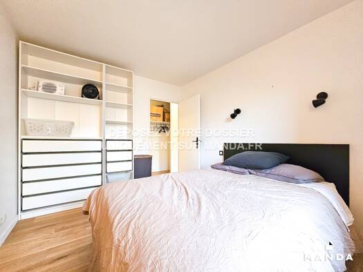 Appartement à louer 1 350 € 3 pièces 2 chambres 59 m² RDC Quatre Chemins-Jaurès Pantin 93500