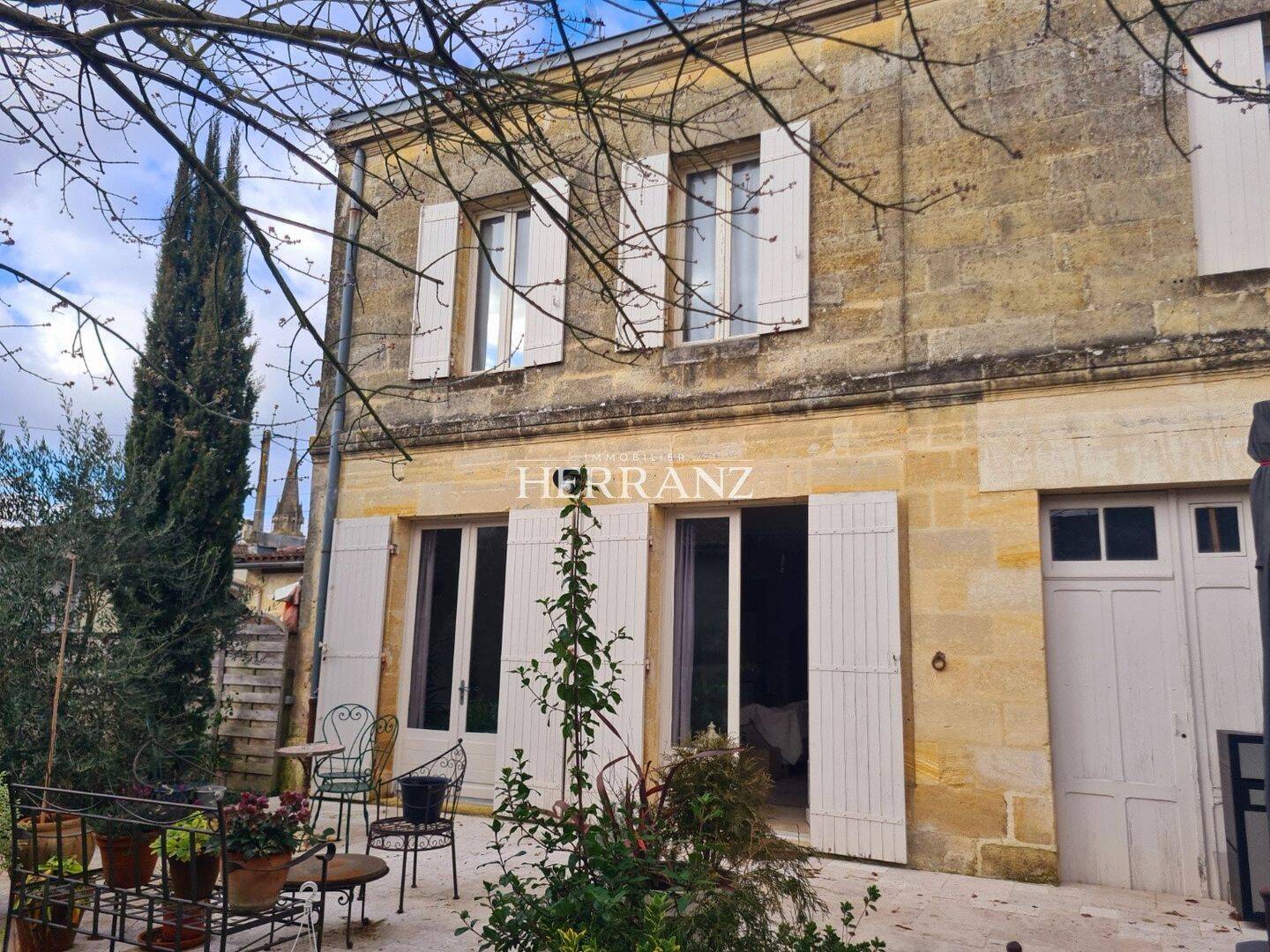 Maison à vendre, 185m², SAINT MEDARD DE GUIZIERES