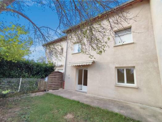 Villa à louer 950 € 3 pièces 2 chambres 66 m² dès le 03/06/2026 Saint-Maurice-de-Gourdans 01800