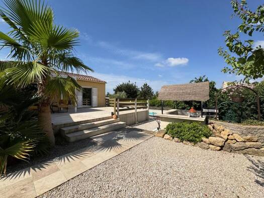 Maison de plain-pied à vendre 499 000 € 7 pièces 5 chambres 180 m² 751 m² de terrain Centre Ville Pézenas 34120
