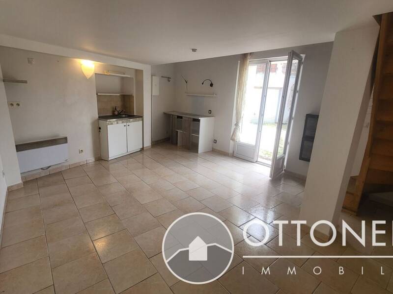 Maison à louer, 24m², ROQUEBRUNE SUR ARGENS