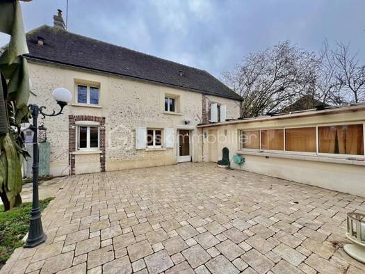 Maison à vendre 199 900 € 7 pièces 3 chambres 190 m² Les Ormes 89110