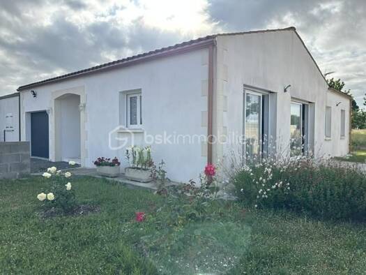 Maison de plain-pied à vendre 276 900 € 4 pièces 3 chambres 94 m² Semussac 17120