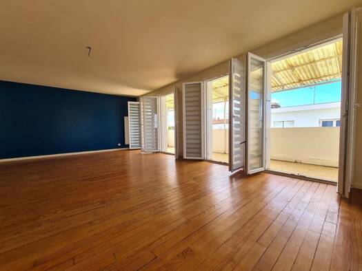 Appartement à louer 900 € 4 pièces 3 chambres 95,6 m² Centre Ville Royan 17200
