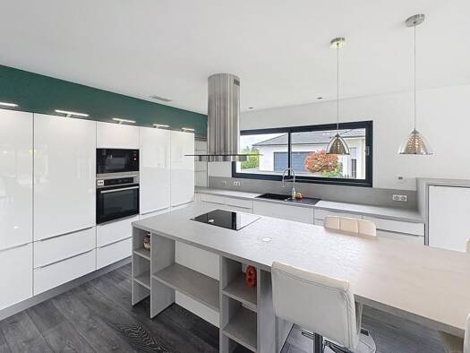 Maison de plain-pied à louer 2 050 € 4 pièces 3 chambres 142,6 m² Serres-Castet 64121