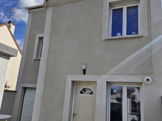 Maison à louer 1 450 € 4 pièces 3 chambres 93 m² 119 m² de terrain Villeparisis 77270