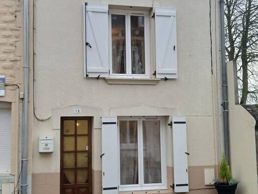 Maison de ville en viager 20 250 € 3 pièces 2 chambres 53 m² 148 m² de terrain Torigny-les-Villes 50160