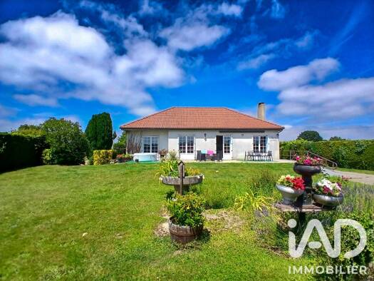 Maison de plain-pied à vendre 240 000 € 4 pièces 3 chambres 92 m² 3 589 m² de terrain Bosgouet 27310