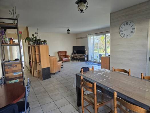 Maison de plain-pied à vendre 250 000 € 5 pièces 4 chambres 115 m² 935 m² de terrain L'Herbergement 85260