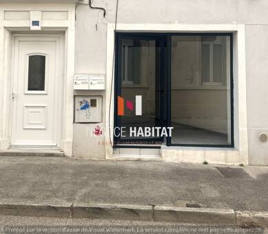 Immeuble à vendre 184 000 € 134 m² Generac 30510