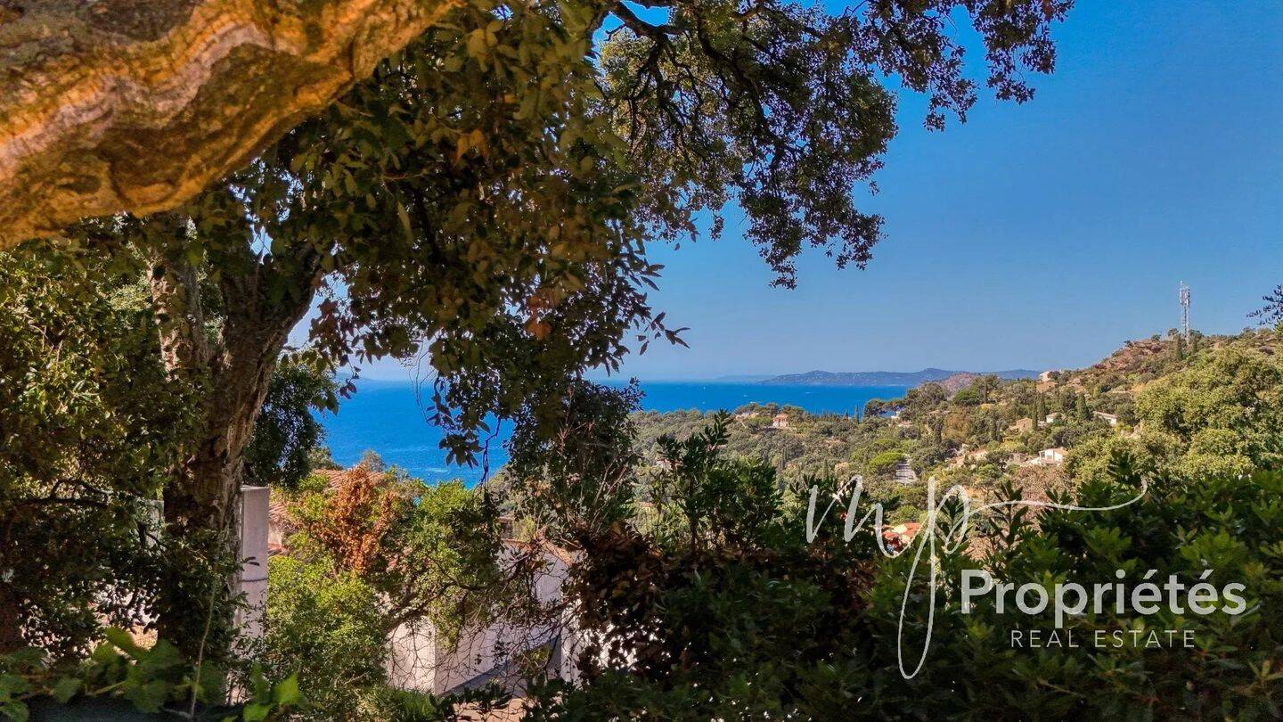 Maison à vendre, 200m², RAYOL CANADEL SUR MER
