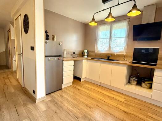 Maison de plain-pied à vendre 249 000 € 5 pièces 3 chambres 107 m² 236 m² de terrain Mantes-la-Jolie 78200