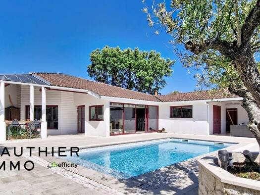 Villa à vendre 749 000 € 5 pièces 4 chambres 204 m² 856 m² de terrain Centre Ville Gujan-Mestras 33470