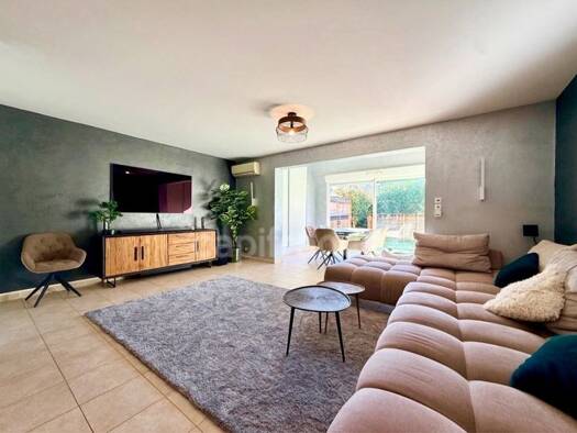 Appartement à vendre 450 000 € 4 pièces 3 chambres 83 m² Étage 1/3 Villeneuve Fréjus 83600