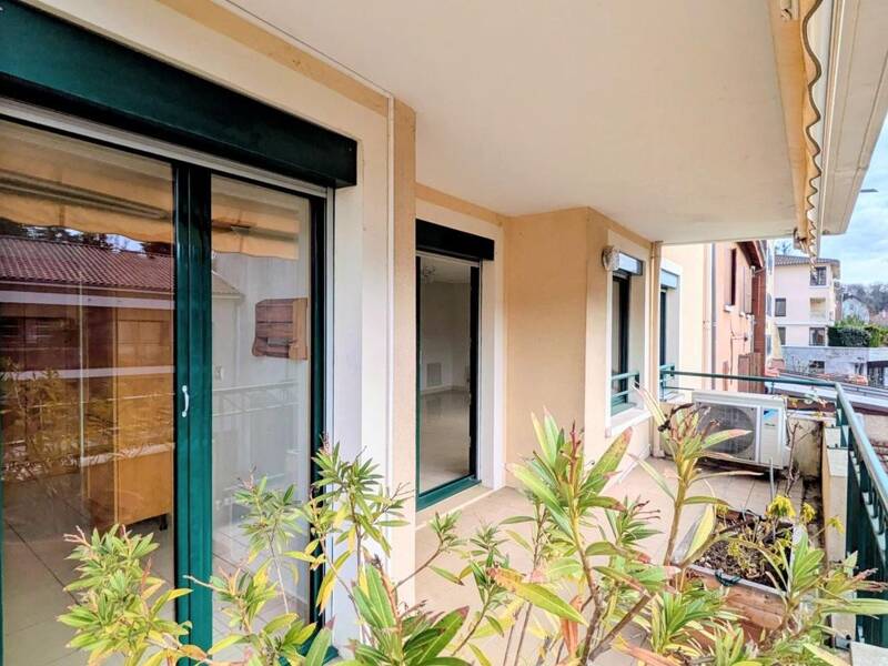 Maison à vendre, 130m², CHARBONNIERES LES BAINS