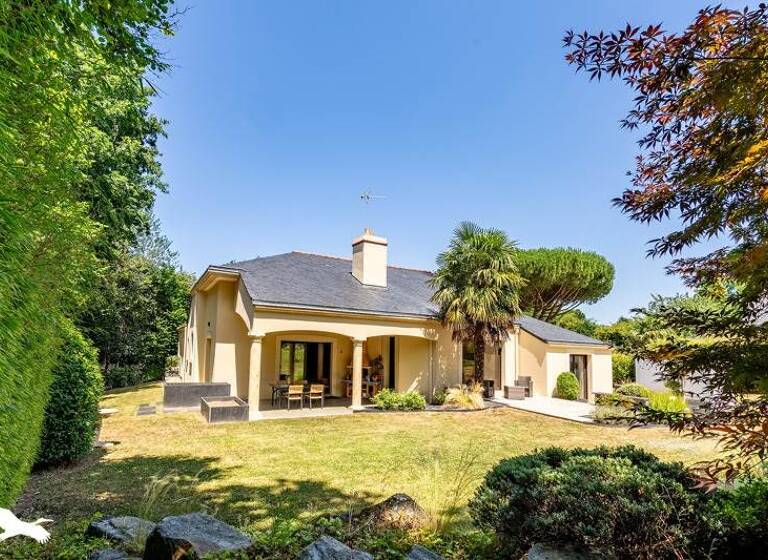 Maison à vendre 752 400 € 7 pièces 5<br/>chambres 174,4 m²<br/>superficie 1 562 m²<br/>terrain Nord Ouest Sautron 44880