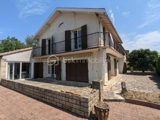 Maison à vendre 230 000 € 11 pièces 5 chambres 250 m² 1 719 m² de terrain Saint-Pey-d'Armens 33330