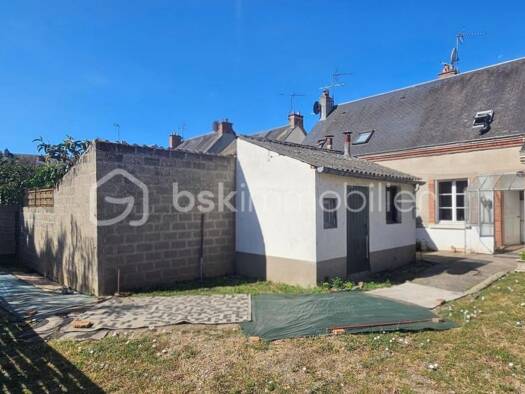 Maison de ville à vendre 114 990 € 3 pièces 2 chambres 80 m² 190 m² de terrain Sully-sur-Loire 45600