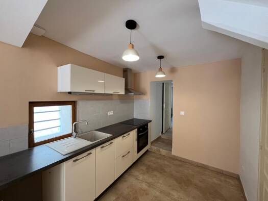 Maison à louer 660 € 4 pièces 3 chambres 85 m² 78 m² de terrain Lasbordes 11400