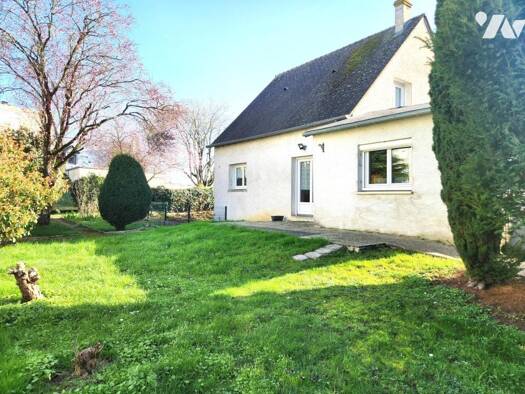 Maison à vendre 241 500 € 5 pièces 3 chambres 96 m² 820 m² de terrain Joué-lès-Tours 37300