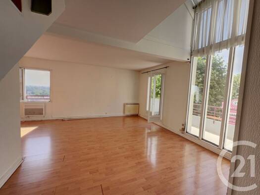 Duplex à vendre 180 000 € 3 pièces 2 chambres 68,9 m² 3ème étage Andrésy 78570