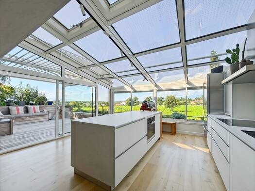 Appartement à vendre 1 050 000 € 5 pièces 3 chambres 187 m² Dernier étage, Étage 1/1 Sauverny 01220