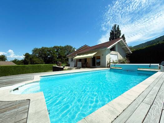 Villa à vendre 990 000 € 6 pièces 4 chambres 250 m² 1 800 m² de terrain Saint-Cergues 74140