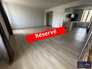 Duplex à louer 655 € 3 pièces 2 chambres 74 m² Dernier étage, Étage 2/2 Riom-Ès-Montagnes 15400