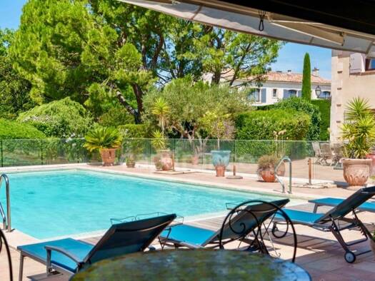 Maison à vendre 1 535 000 € 11 pièces 5 chambres 302 m² 3 844 m² de terrain Fontvieille 13990