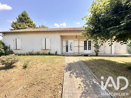 Maison à vendre 195 000 € 5 pièces 4 chambres 140 m² 8 172 m² de terrain Chaunay 86510