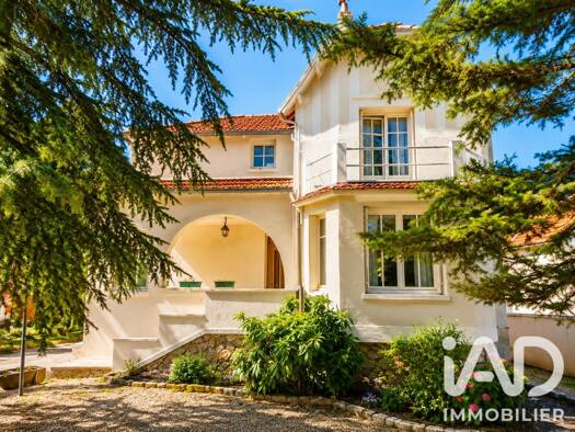 Maison à vendre 340 000 € 6 pièces 4 chambres 180 m² 1 396 m² de terrain Sud Ouest Aiffres 79230