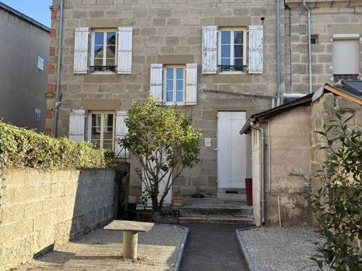 Villa à vendre 369 000 € 6 pièces 4 chambres 150,3 m² 259 m² de terrain Brive-la-Gaillarde 19100