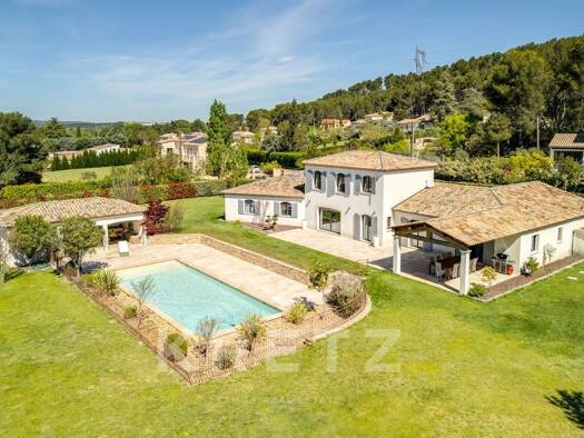 Villa à vendre - Neuf 2 290 000 € 6 pièces 5 chambres 240 m² 4 150 m² de terrain Cabries 13480