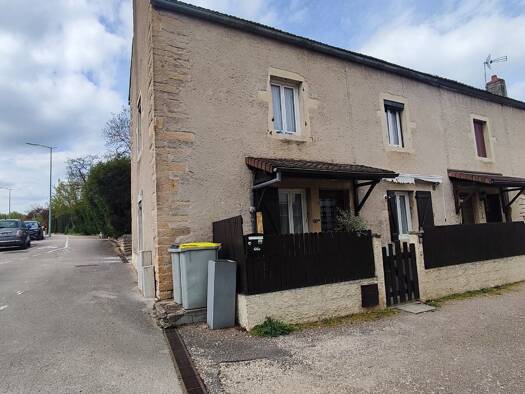Maison de ville à vendre 245 000 € 4 pièces 3 chambres 79 m² 47 m² de terrain Montoillots-Logis de France-Z Artisanale Talant 21240
