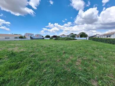 Terrain constructible à vendre 97 200 € 698 m² de terrain Médis 17600