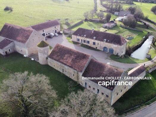 Ferme à vendre 890 000 € 15 pièces 14 chambres 390 m² 9 152 m² de terrain Fontangy 21390
