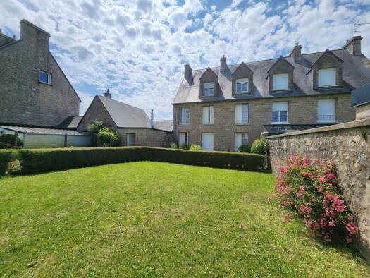 Maison à vendre 243 000 € 7 pièces 6 chambres 155 m² 638 m² de terrain Le Quesnay Valognes 50700